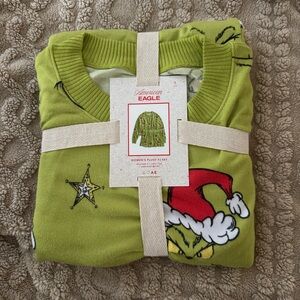 American Eagle Outfitters Green Grinch Women's Pajama Set